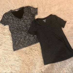 Bundle of 2 Basic v-neck Tees - GAP and Old Navy